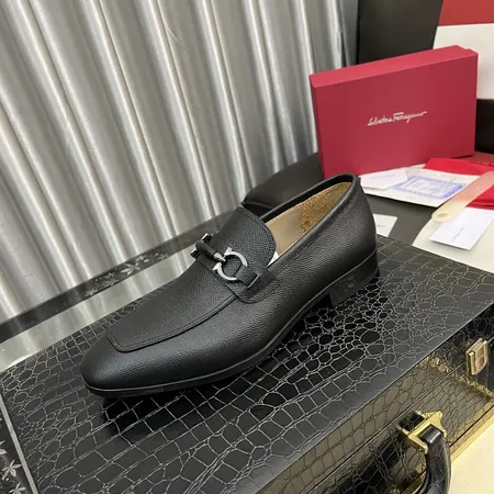 フェラガモ ビジネスシューズ