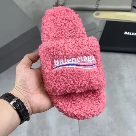 バレンシアガ スリッパ