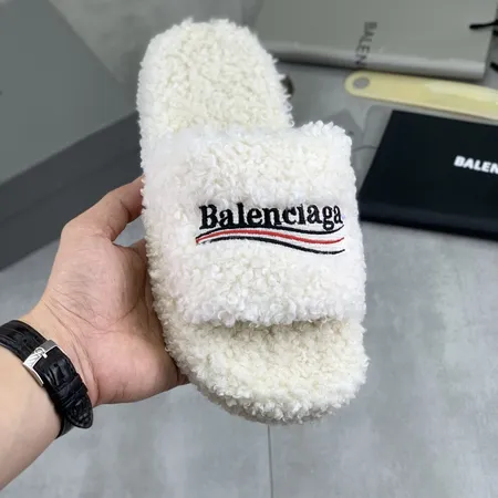 バレンシアガ スリッパ