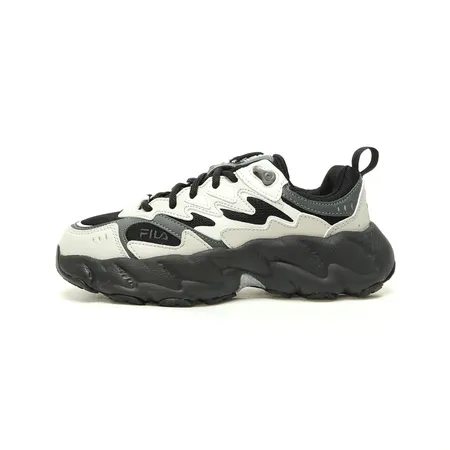 フィラ スニーカー
