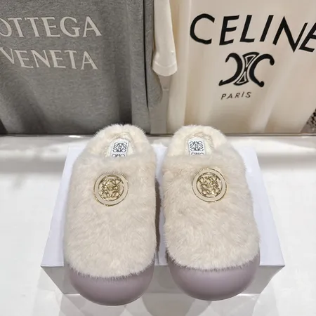 ロエベ スリッパ