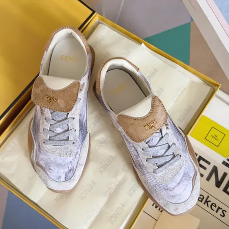 フェンディ カジュアルシューズ