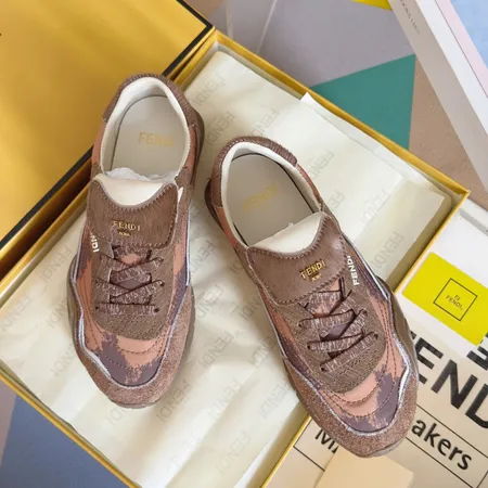 フェンディ カジュアルシューズ