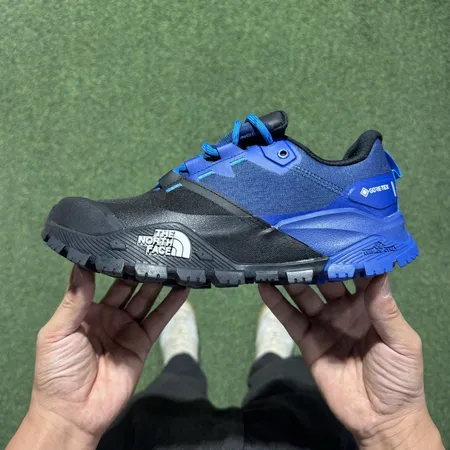 ノースフェイス スニーカー