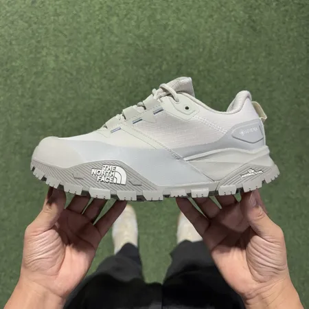 ノースフェイス スニーカー