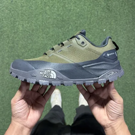 ノースフェイス スニーカー