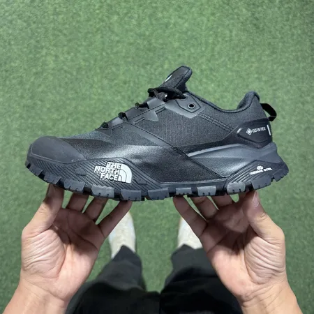 ノースフェイス スニーカー