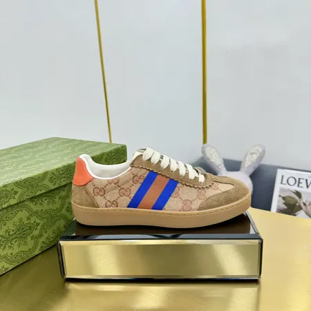 グッチ カジュアルシューズ