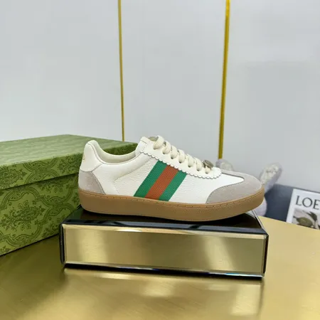 グッチ カジュアルシューズ