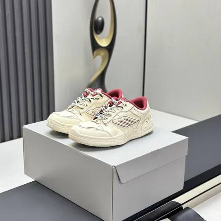 バレンシアガ カジュアルシューズ