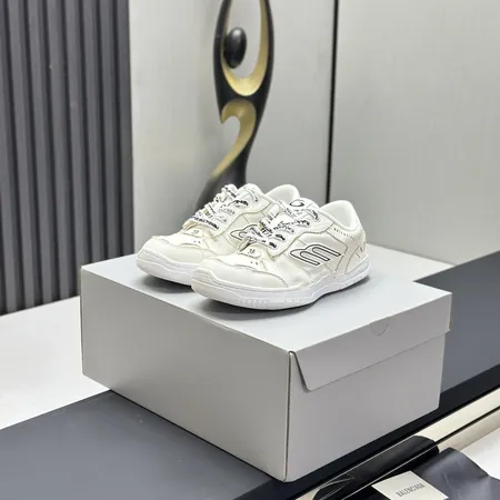 バレンシアガ カジュアルシューズ