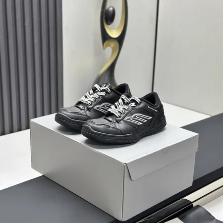 バレンシアガ カジュアルシューズ