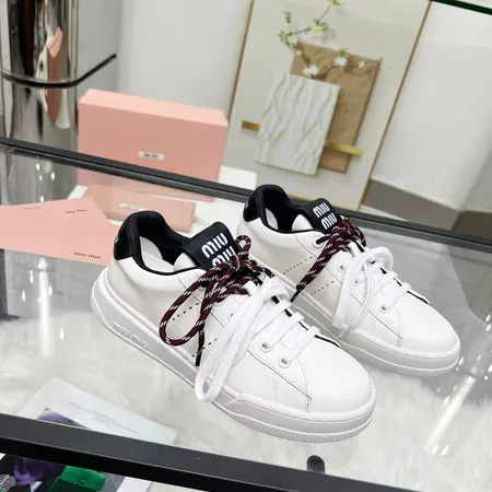 ミュウミュウ カジュアルシューズ