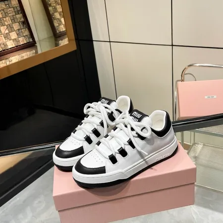 ミュウミュウ カジュアルシューズ