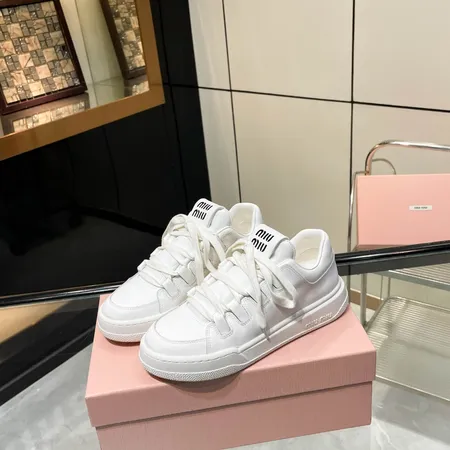 ミュウミュウ カジュアルシューズ