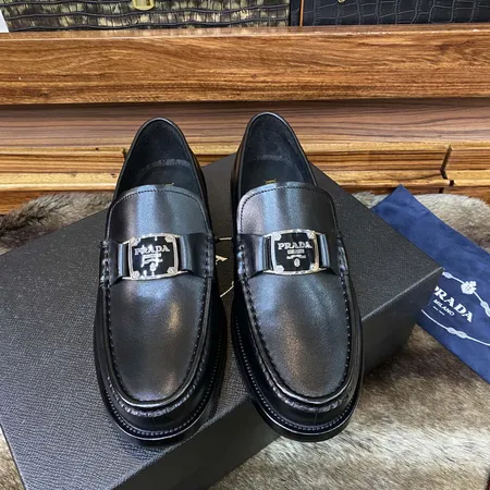 プラダ ビジネスシューズ
