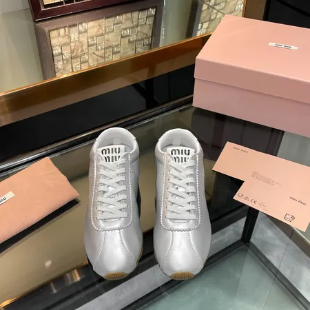 ミュウミュウ カジュアルシューズ