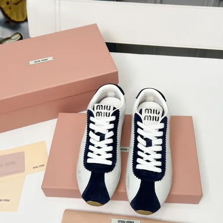 ミュウミュウ カジュアルシューズ