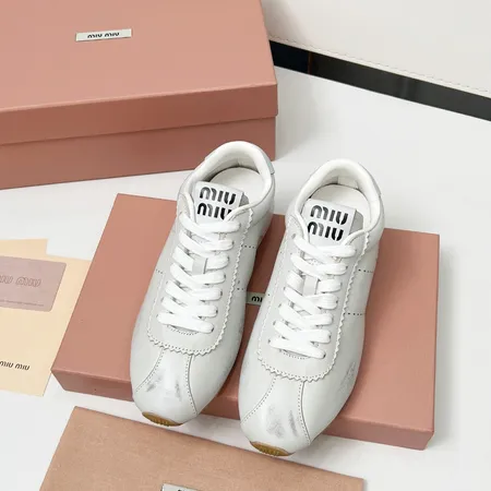 ミュウミュウ カジュアルシューズ