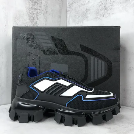 プラダ スニーカー