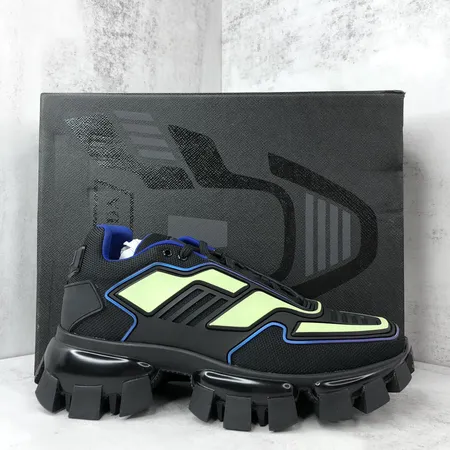 プラダ スニーカー