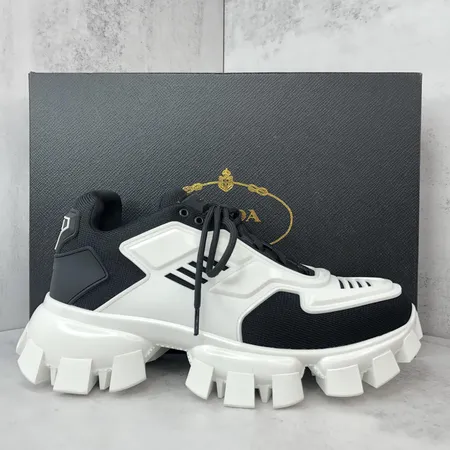 プラダ カジュアルシューズ