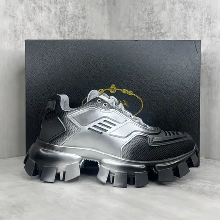 プラダ カジュアルシューズ