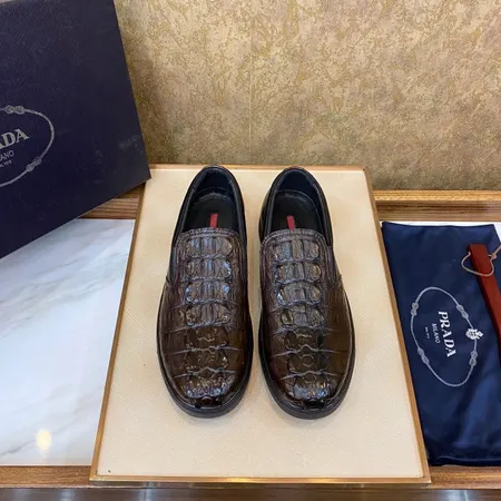 プラダ カジュアルシューズ