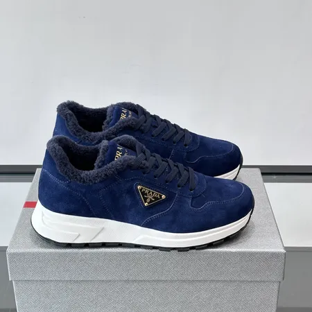 プラダ カジュアルシューズ