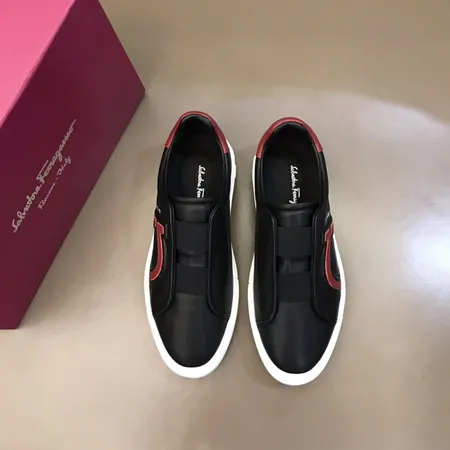 フェラガモ カジュアルシューズ