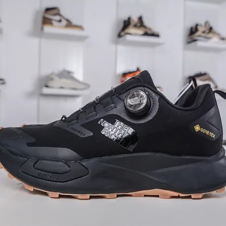 ノースフェイス スニーカー