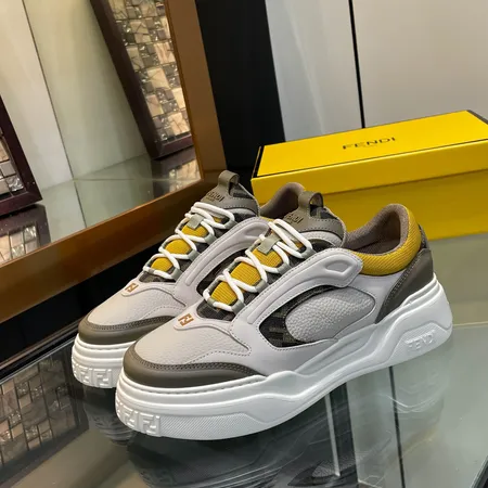 フェンディ カジュアルシューズ