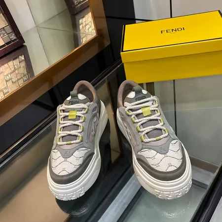 フェンディ カジュアルシューズ