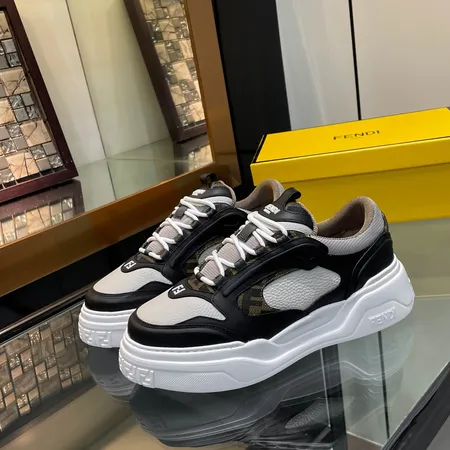 フェンディ カジュアルシューズ