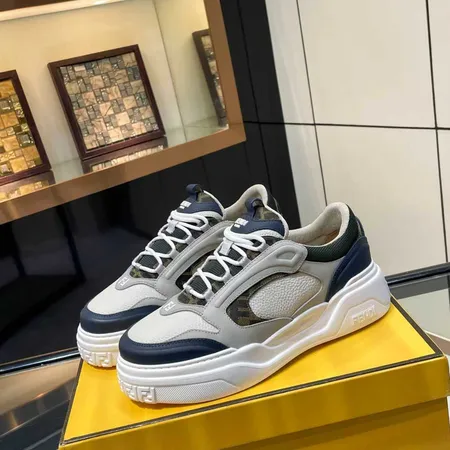 フェンディ カジュアルシューズ