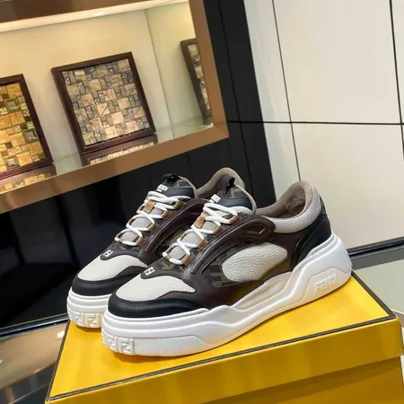 フェンディ カジュアルシューズ