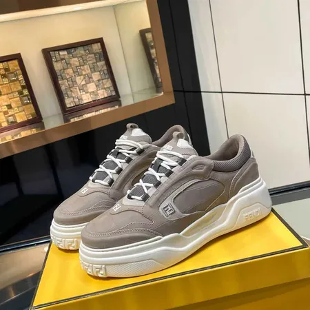 フェンディ カジュアルシューズ