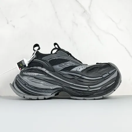 バレンシアガ スニーカー