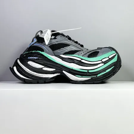 バレンシアガ スニーカー