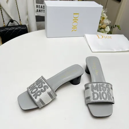ディオール スリッパ