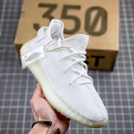 アディダス スニーカー