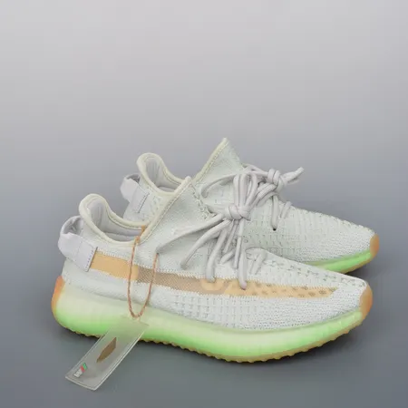 アディダス スニーカー