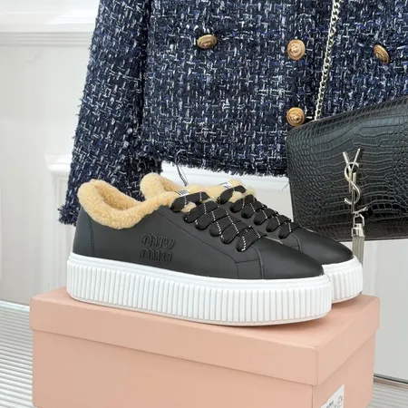 ミュウミュウ カジュアルシューズ