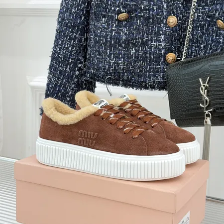 ミュウミュウ カジュアルシューズ