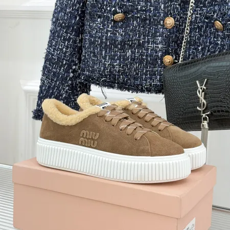 ミュウミュウ カジュアルシューズ