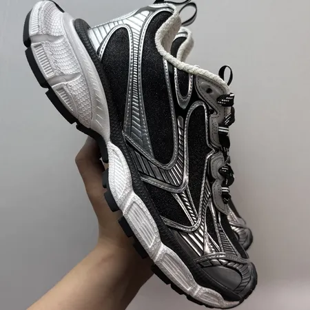 バレンシアガ スニーカー