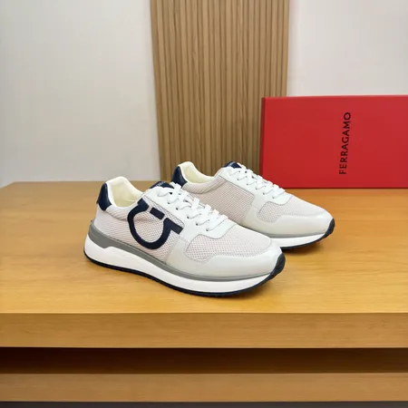 フェラガモ スニーカー