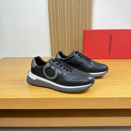 フェラガモ スニーカー