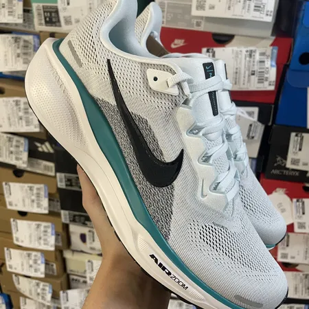 ナイキ スニーカー