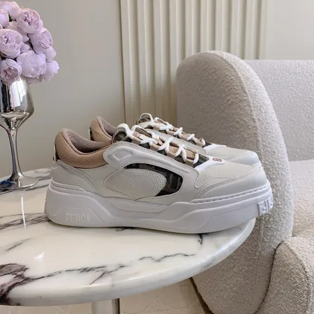 フェンディ カジュアルシューズ